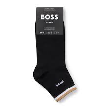 A duo of quarter-length socks by BOSS Menswear. Crafted in a stretch-cotton blend, these socks offer everyday comfort. Signature-stripe cuffs.